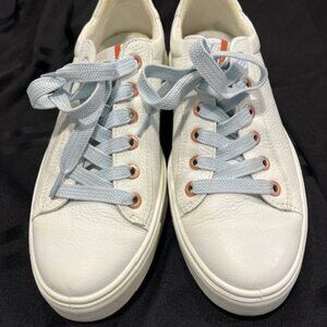 Ara Camden is a cute and comfy cupsole sneCamden Women's Lace-Up Cupsole Sneaker